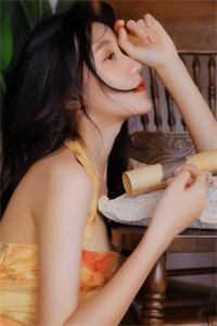 他主动踏出一步